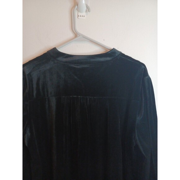 New Directions Crushed Velvet Popover Top L Black V Neck Quiet Luxury Old Money - Picture 9 of 9